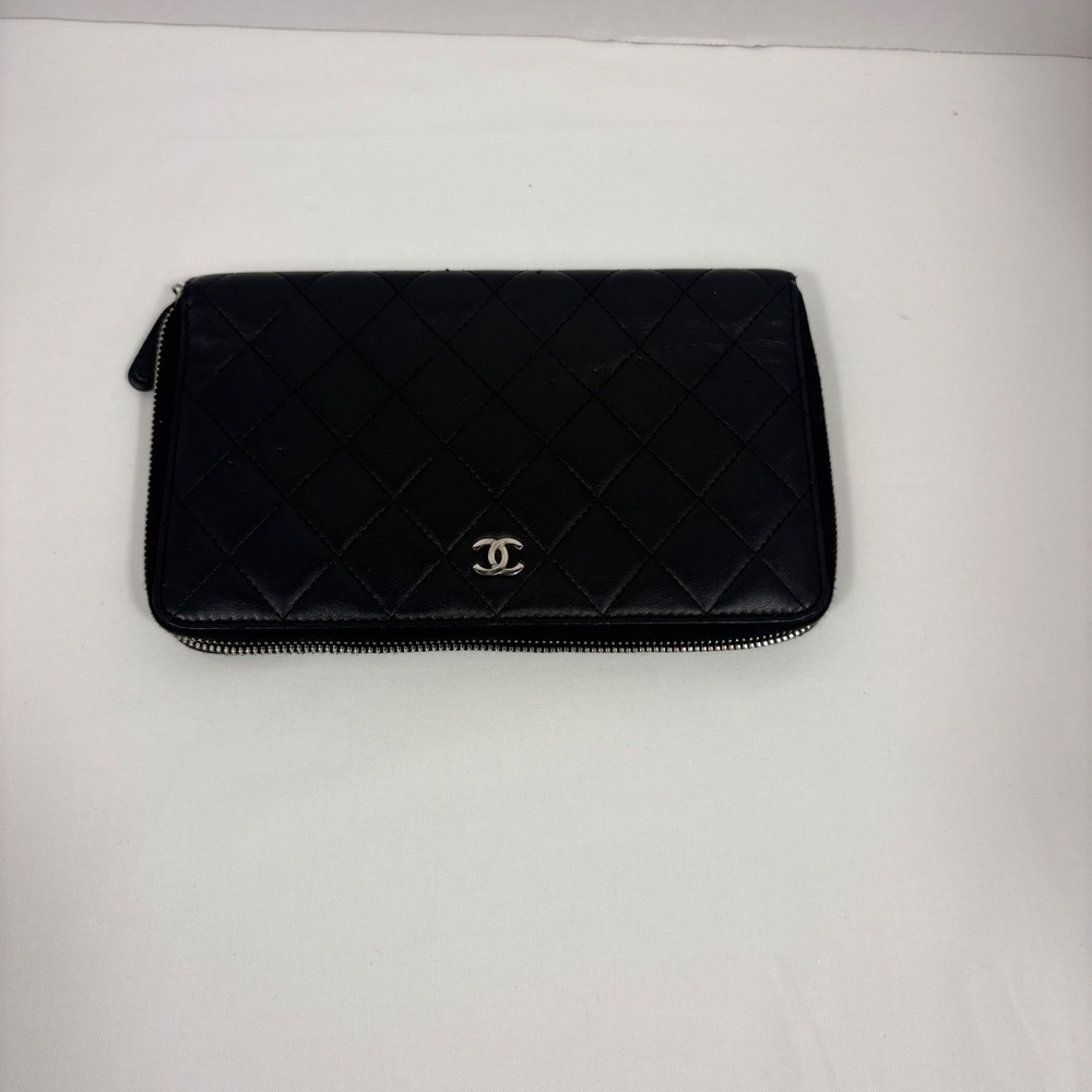 Chanel WOC Wallet On Chain Black Quilted Lambskin Silver CC Logo Zip Around - Picture 11 of 16